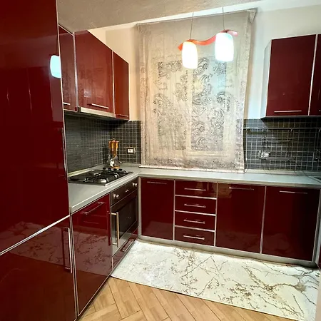 Vasil Shanto * ティラナ